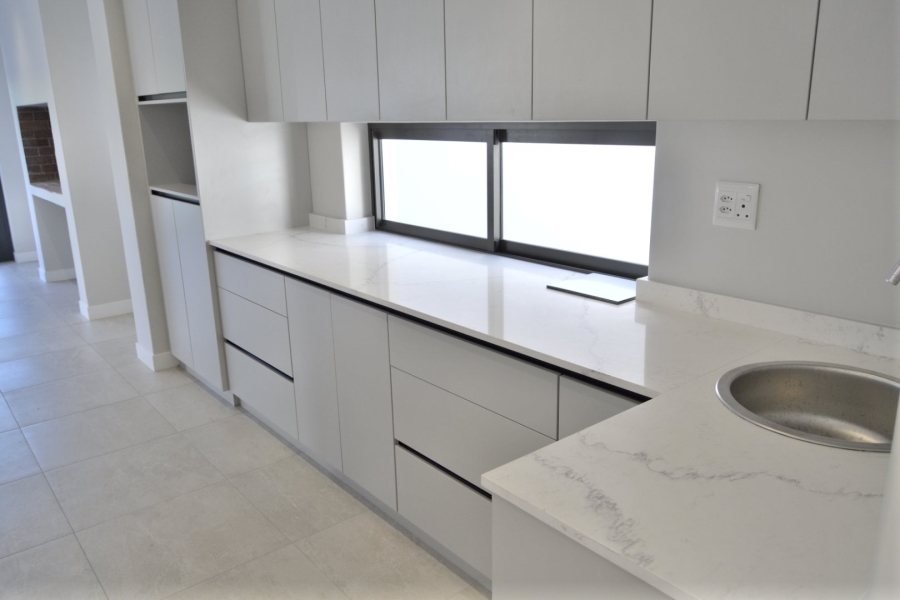 To Let 4 Bedroom Property for Rent in Croydon Gardens Estate Western Cape